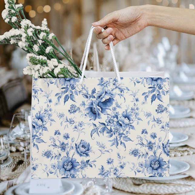 Något Blått Blommig Fransk Toile Chinoiserie (Something Blue Floral French Toile Chinoiserie Large Gift Bag)