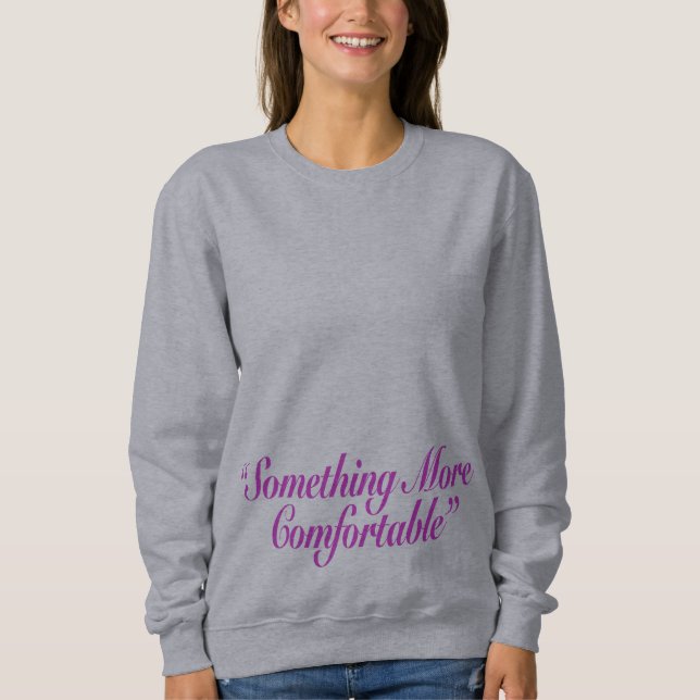 Något mer bekvämt med låg Lila T Shirt (Framsida)