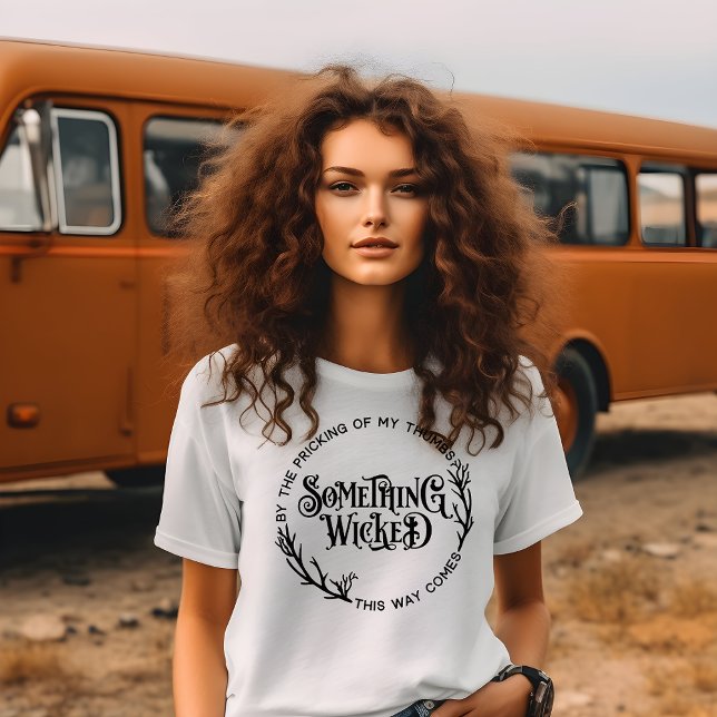 Något Onda Halloween T Shirt (Skapare uppladdad)