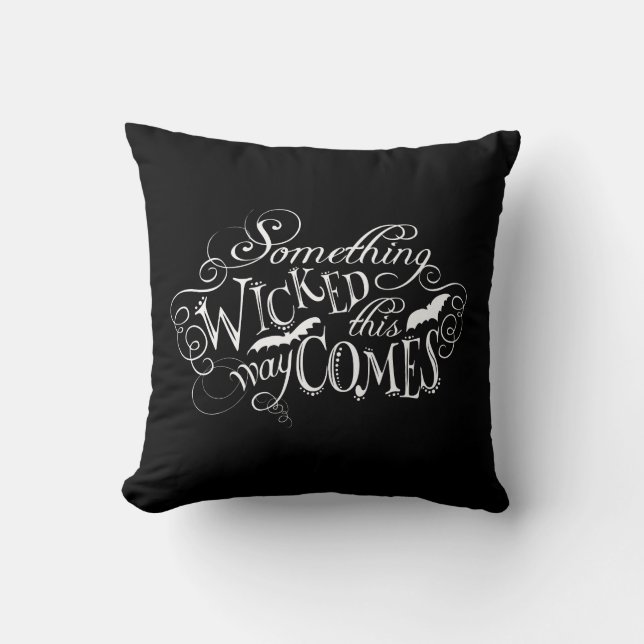 Något Wicked Chalkboard Halloween Pillow Kudde (Framsida)