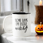 Några dagar är jag Extra Witchy Modern Womens Hall Två-Tonad Mugg<br><div class="desc">Lägg till lite sos till din förmiddag med vår "Några dagar jag är Extra Witchy" Modern kvinnors Halloween tvåtonkaffe Mugg! Med en svart och vit chic visar mugg den lekfulla frasen i snyggt typografi, perfekt för att fira din häxaktiga sida. Det är både mikrovågsugn och diskmaskin säker, bekvämlighet och stil....</div>
