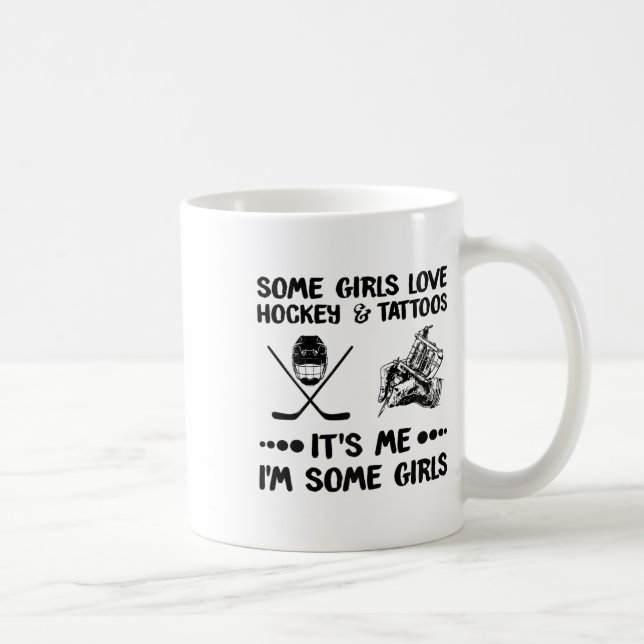 Några flickor Kärlek Hockey och Tattoos jag #39;m  Kaffemugg (Höger)