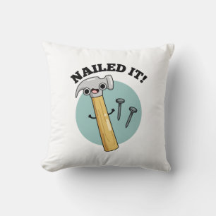 Nailit Den Funny Hammer Nagel Pun Kudde