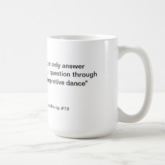 Nakors liv tippar interpretive dans kaffemugg