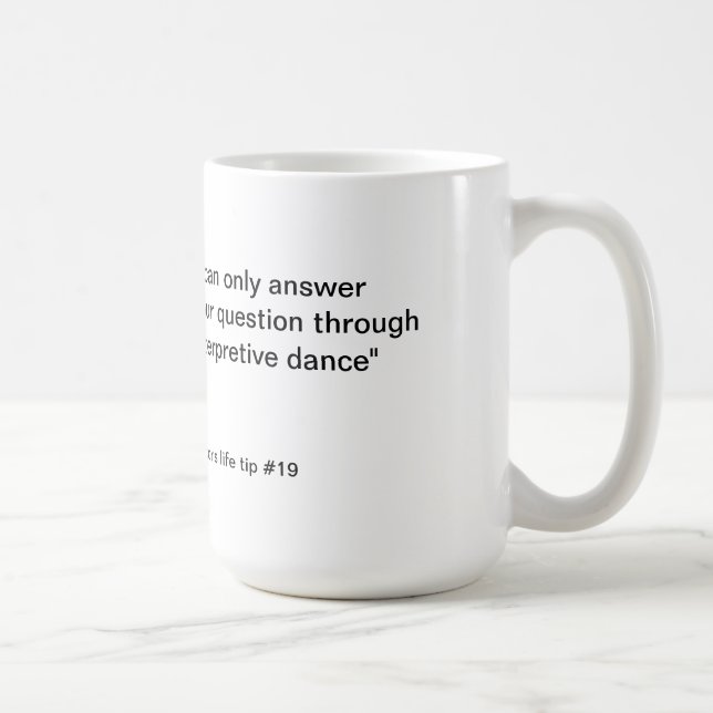 Nakors liv tippar interpretive dans kaffemugg (Höger)