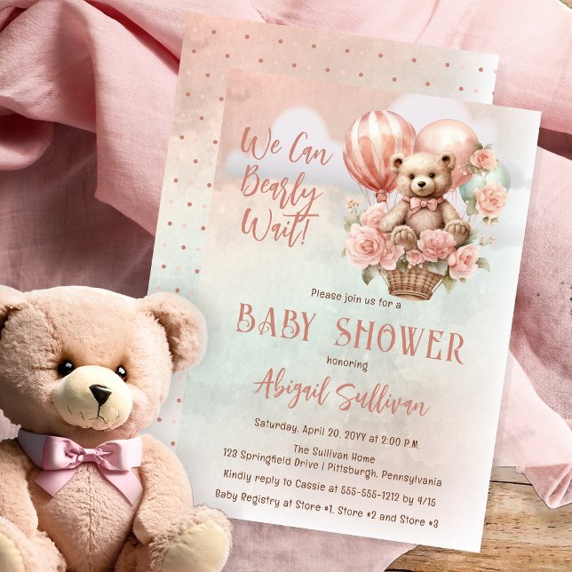 Nalle Balloons Girl Barly Wait Baby Shower Inbjudningar (Teddy Bear in a Hot Air Balloon with Pink Flowers "We Can Bearly Wait" Girl Baby Shower Invitation)