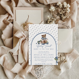 Nalle Dusty Blue Berry Sweet Baby Shower Inbjudningar