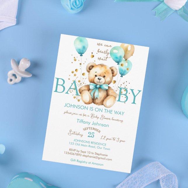 Nalle för tidig väntan på akvusblått babydusch inbjudningar (Cute teddy bear with a bow and balloons  bearly wait baby shower template invitation aqua blue gold)