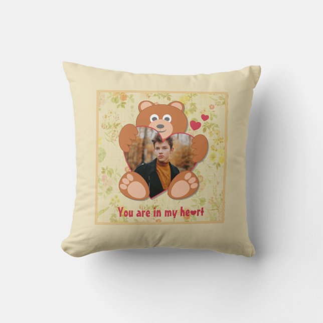 Nalle Holding Heart Photo Valentine Day Kudde (Framsida)