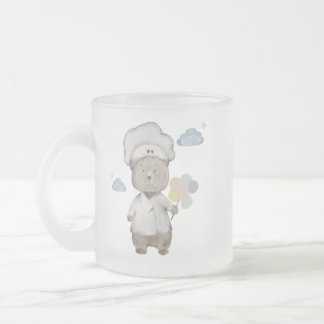 nalle i en kockhatt med ballonkaffe mu frostad glasmugg