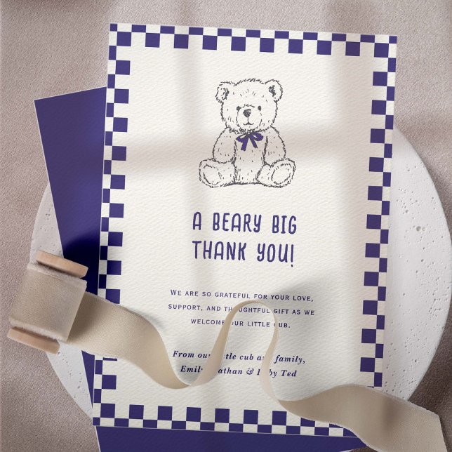 Nalle - Vår lilla Unge Tack Kort (Navy Blue checkered Teddy Bear-Our Little Cub themed baby shower thank you cards)