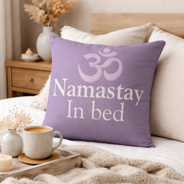 Namastay In Bed Yoga Lavender purple white Funny Kudde (Skapare uppladdad)