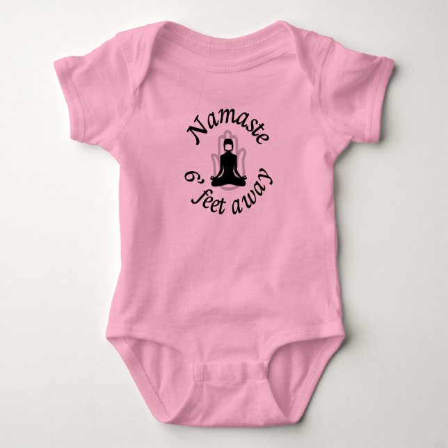 Namaste 6:s fötter bort t shirt (Framsida)