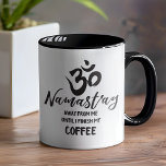 Namaste bort från mig Funny Coffee Zen Quote Mugg<br><div class="desc">Namast'ay Mugg - Traditionellt sett är Namaste ett hälsning med respekt eller ett enkelt sätt att säga hej och erbjuda bra önskemål. Men låt oss vara ärliga här, innan kaffe är lite ska vi säga..oåtkomlig. Så folk i ge har ett huvud att säga om hur man är förkoffeinfri. Det här...</div>