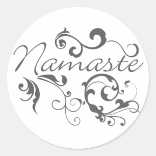 Namaste i mörk grått-snurrar runt klistermärke