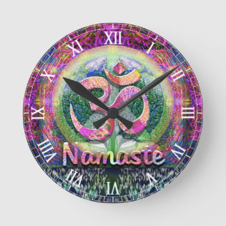 Namaste Peace Symbol Rund Klocka