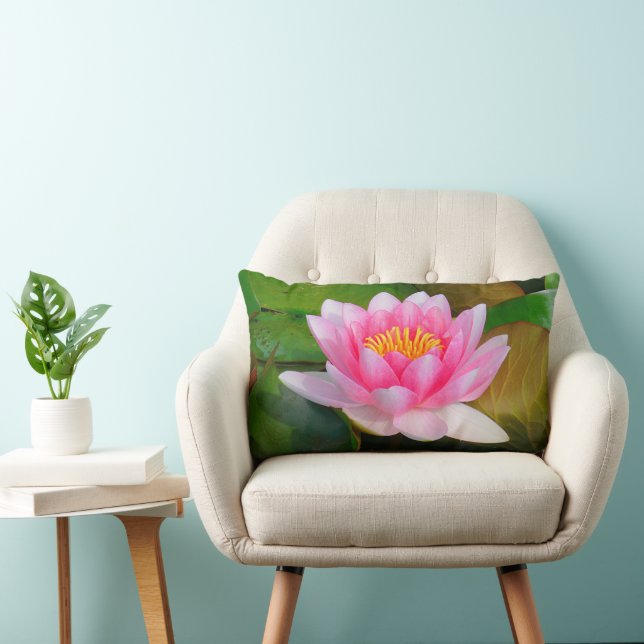 "NAMASTE-ROSA VATTEN LILY" (FOTOG) LUMBARKUDDE (Stol)