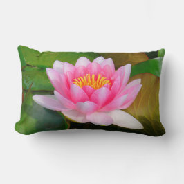 "NAMASTE-ROSA VATTEN LILY" (FOTOG) LUMBARKUDDE