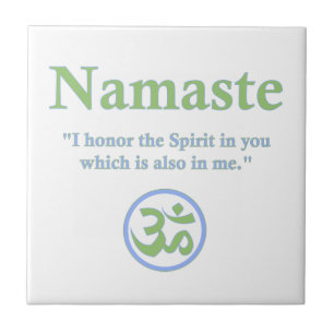 Namaste som är menande med Om-symbol Kakelplatta