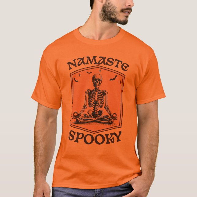 Namaste Spooky Funny Skeleton Yoga Halloween T Shirt (Framsida)
