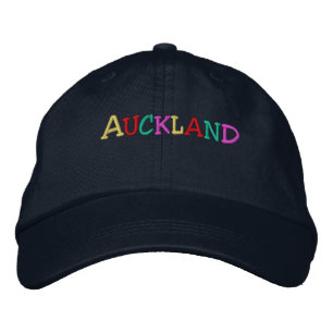 Namedrop Nation_Auckland med flera färgader Broderad Keps