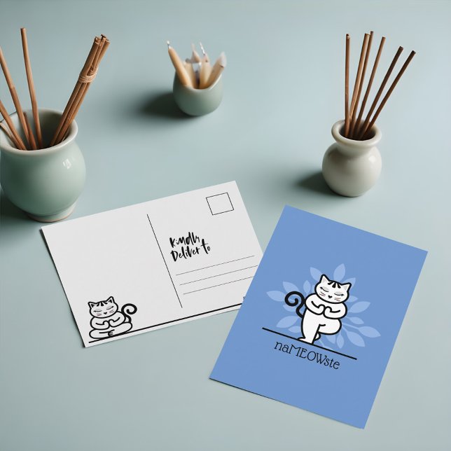 NaMEOWste katt i en Yoga Meditating Träd Pose Blue Vykort (NaMEOWste Cat In a Yoga Meditating Tree Pose Blue Postcard)