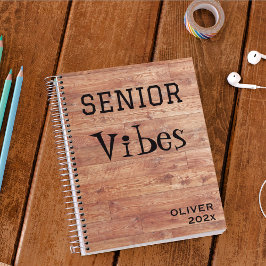 Namn, år || Retro Rustic Wood Senior Vibes Anteckningsbok