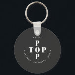 Namn av den främsta Personligen Far Pappa Nyckelring<br><div class="desc">Visa din far,  pappa eller farfar hur mycket du uppskattar dem med den här söta moderna typografidesignen Top Pop. Perfekt för Fars dag,  födelsedagar och alla andra dagar! Ändra far och barn för att anpassa.</div>