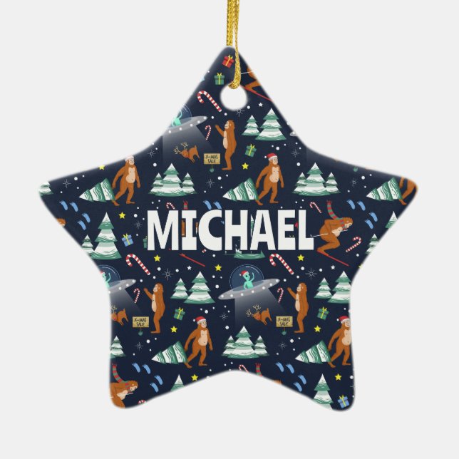 NAMN - Big Foot, Utomjordingar och renjul Julgransprydnad Keramik (Baksidan)