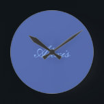 Namn Calligraphy Script Plain Simple Blue Rund Klocka<br><div class="desc">Den här produkten var mycket bra och jag kärlek hur lätt det är att anpassa designen. Utformningen var mycket enkel,  så jag är väldigt glad när jag skapar.</div>