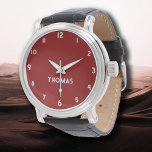 Namn Girl Boy Women Manar | Snyggt av tegelrött Armbandsur<br><div class="desc">Personlig Namn Girl Boy Women Manar | Brick Red Elegant Modern Watch | Klassisk | ELEGANT | TRENDIG | SNYGGT | Gift. Du kan välja att lägga till ditt namn, namn på en älskad person eller ett speciellt meddelande. Oavsett om det är en hjärtlig gåva till någon som är kär...</div>