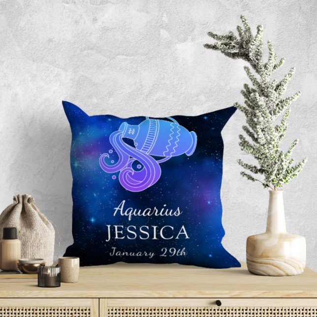 Namn med Zodiac-tecknet Aquarius Gift Dekorativ ku Kudde (Skapare uppladdad)