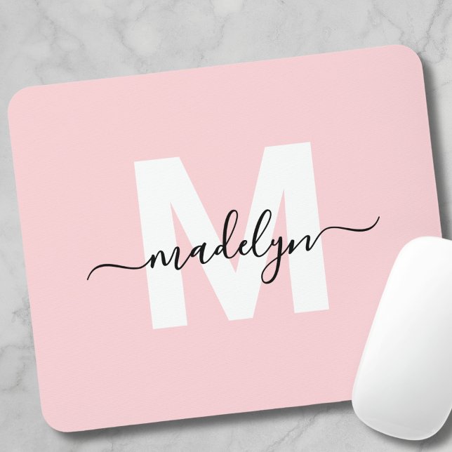 Namn Monogram för  Rosa Modern Musmatta (Blush Pink Modern Script Name Monogram Mouse Pad )