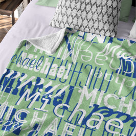 Namn Mönster Sage Typography Stamped Allover Fleecefilt