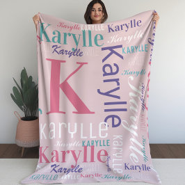 Namn och Monogram Cloud Ord Art Blanket för flicko Fleecefilt