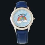 Namn över regnbågen armbandsur<br><div class="desc">Ljusstark och färglös regnbågsdesign personlig med ditt barns namn.</div>