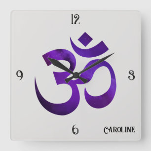 Namn på Lila Space Om-symbol 10,75-in Fyrkantig Klocka