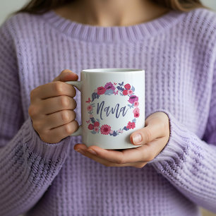 Nana Brush Script Blommigt Butterfly Rosa Wandeans Kaffemugg