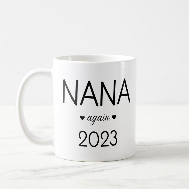 Nana igen 2023 Kopp, Nana återigen tillkännagivand Kaffemugg (Vänster)