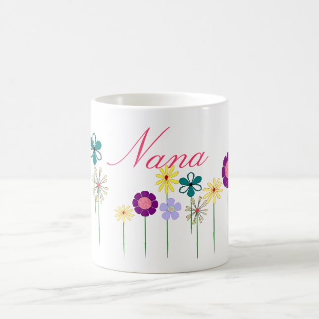 Nana - ljusa blommor för henne kaffemugg (Center)