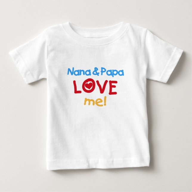 Nana och Pappa älskar mig T-shirt (Framsida)