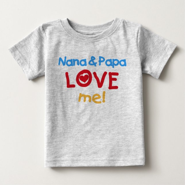 Nana och pappan älskar mig tee shirt (Framsida)