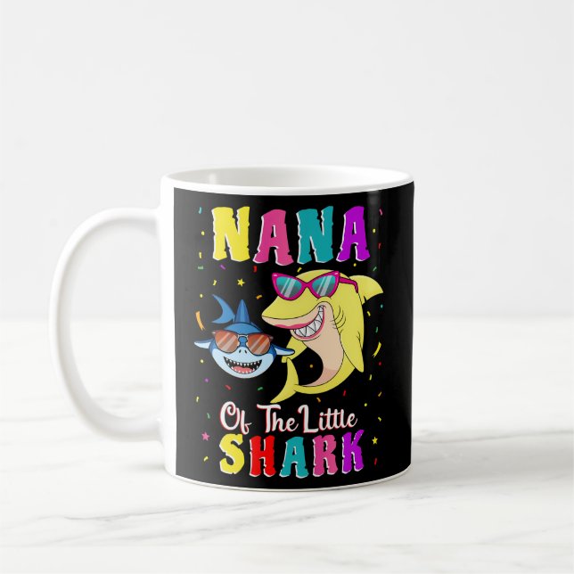 Nana of the Little Shark Grandson Shark Party Kaffemugg (Vänster)