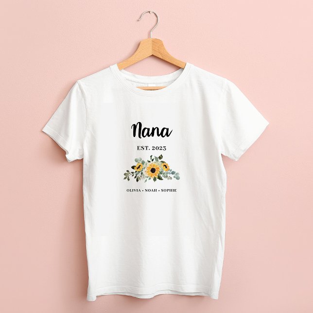 Nana | Söt Rustic Solros och Namn T Shirt (A pretty, rustic t-shirt with sunflowers for your Nana to wear proudly)