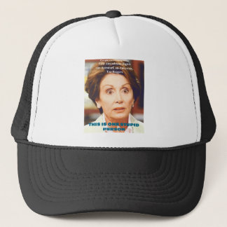 NANCY PELOSI- EN DUM PERSON TRUCKERKEPS