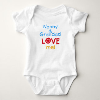 Nanny och Grandad Kärlek Me Baby T-Shirt