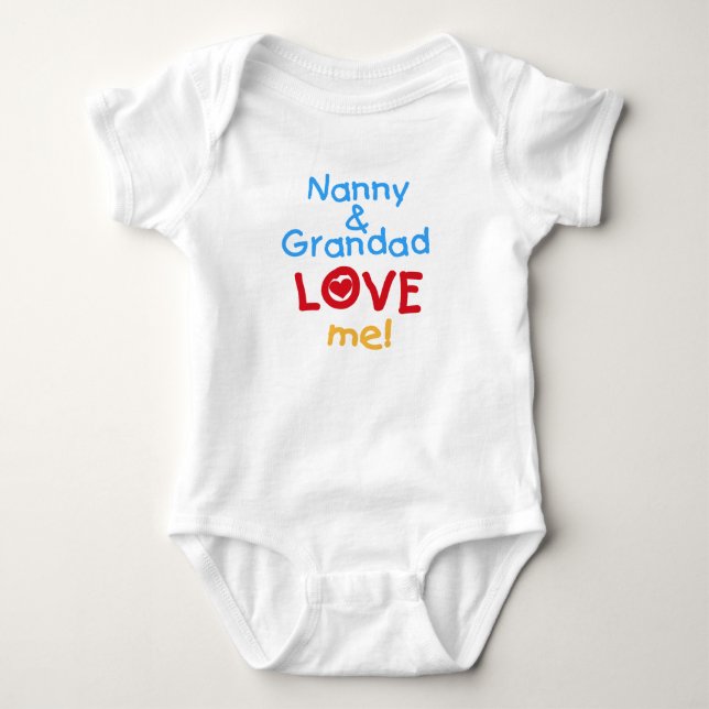 Nanny och Grandad Kärlek Me Baby T-Shirt (Framsida)