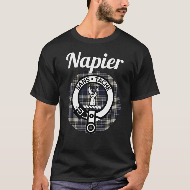 Napier Klan Scottish Namn Jackar av Arm Tartan T Shirt (Framsida)