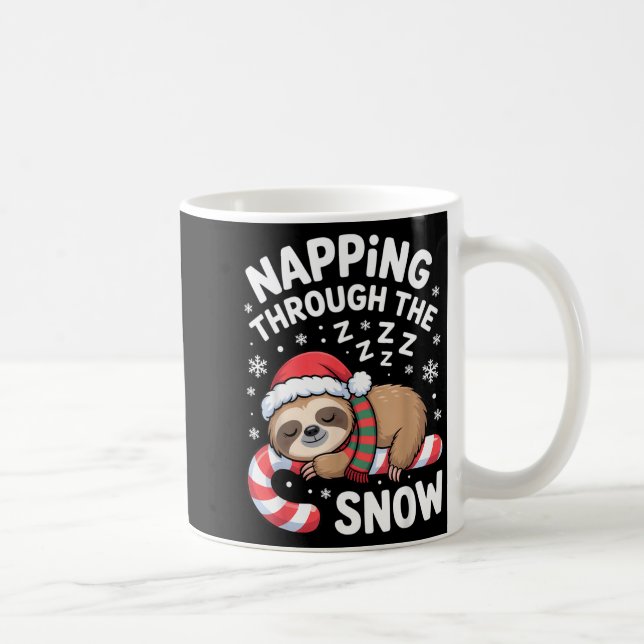 Napng Through The Snow Funny Sloth Candy Cane Xmas Kaffemugg (Höger)