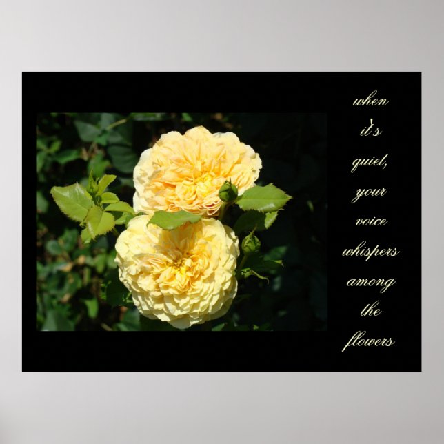 När det är tyst viskar din röst bland blommor poster (Framsidan)
